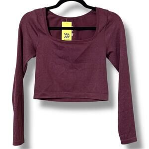 All In Motion size small pullover long sleeve tight fit cropped active top shiny
